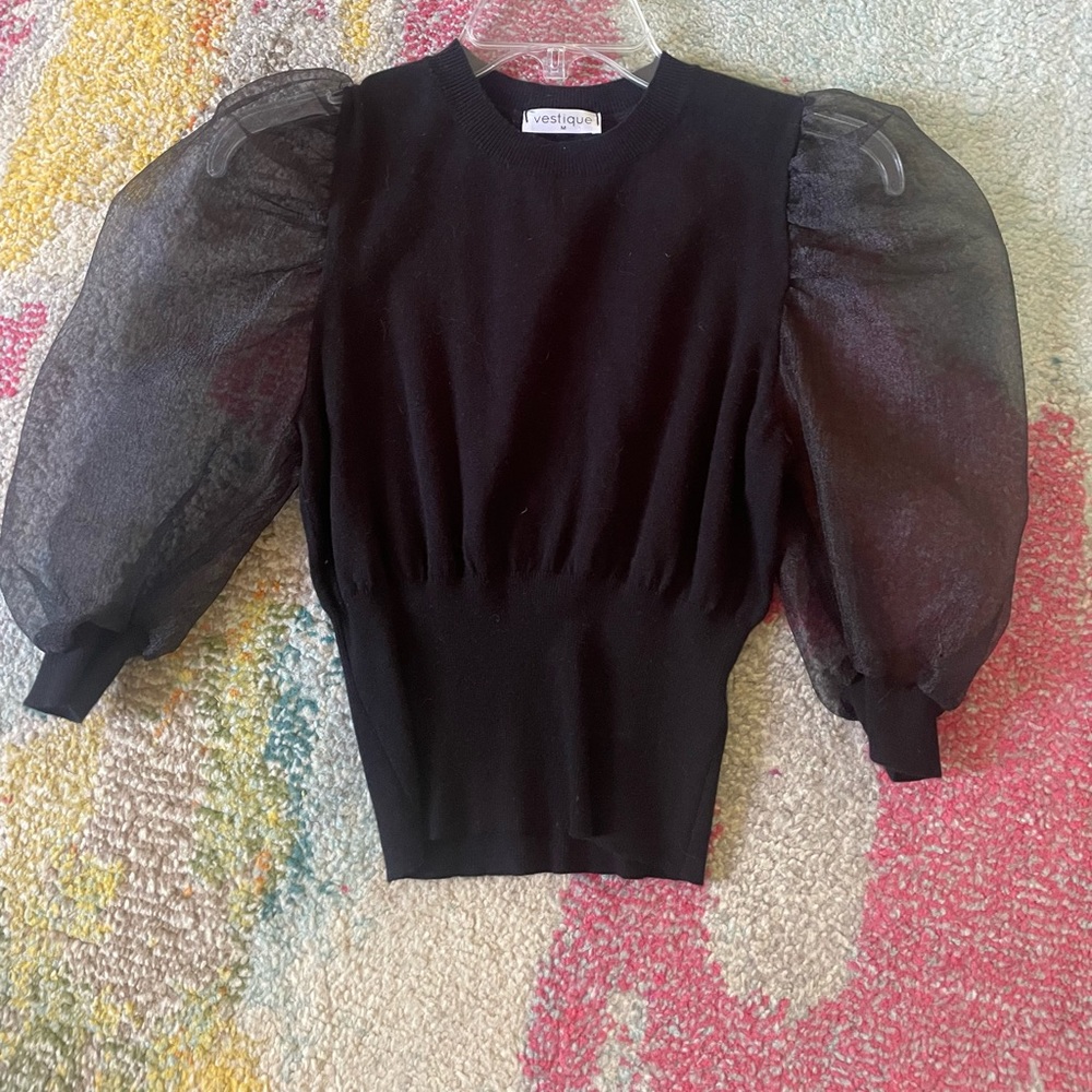 Vestique Black Puff Sleeve Top
